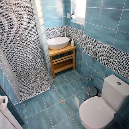 Nefeli Sarande